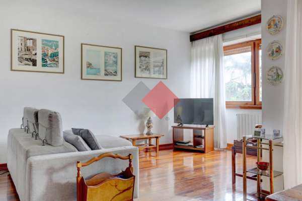 Foto Appartamento in vendita a Roma