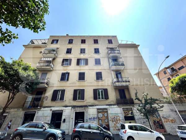 Foto Appartamento in vendita a Roma