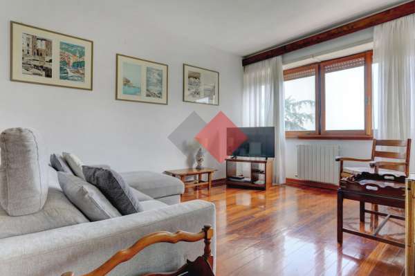 Foto Appartamento in vendita a Roma