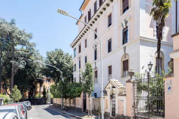 Foto Appartamento in vendita a Roma