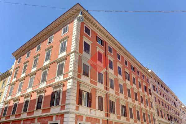 Foto Appartamento in vendita a Roma