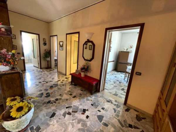 Foto Appartamento in vendita a Ronchi - Massa 90 mq  Rif: 1298471