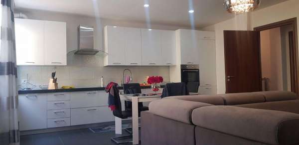 Foto Appartamento in vendita a Salerno