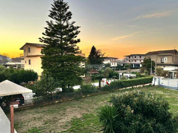 Foto Appartamento in vendita a San Felice A Cancello
