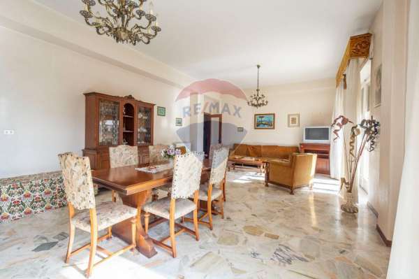 Foto Appartamento in vendita a San Giovanni La Punta