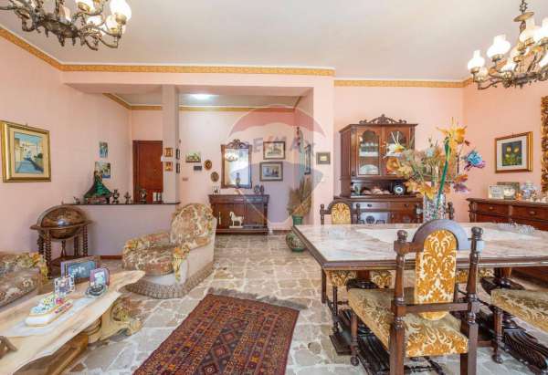 Foto Appartamento in vendita a San Giovanni La Punta
