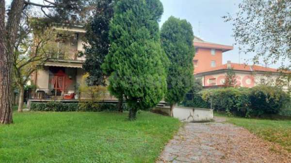 Foto Appartamento in vendita a San Vittore Olona - 4 locali 120mq