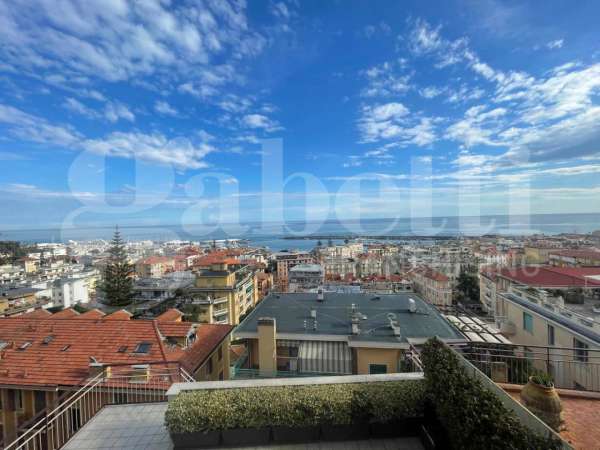 Foto Appartamento in vendita a Sanremo