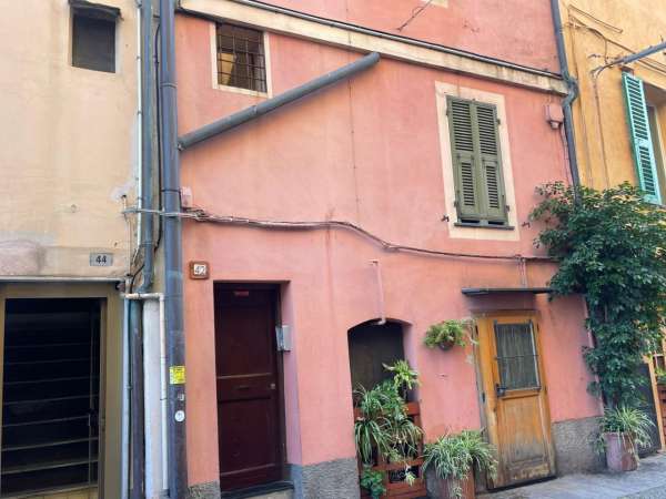Foto Appartamento in vendita a Sanremo