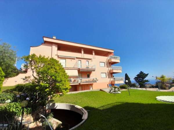 Foto Appartamento in vendita a Sanremo