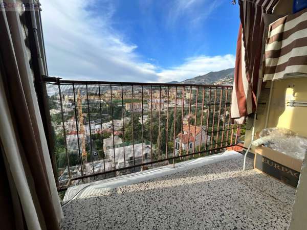 Foto Appartamento in vendita a Sanremo