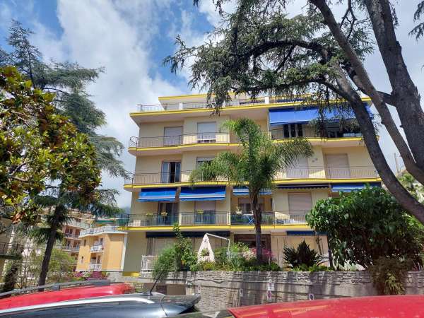 Foto Appartamento in vendita a Sanremo