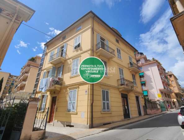 Foto Appartamento in vendita a Sanremo