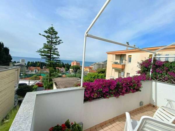 Foto Appartamento in vendita a Sanremo