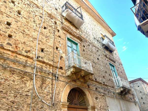 Foto Appartamento in vendita a Sant'Agata Di Militello