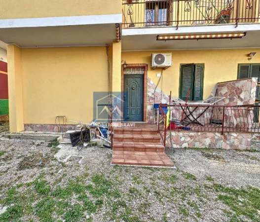 Foto Appartamento in vendita a Santa Marinella