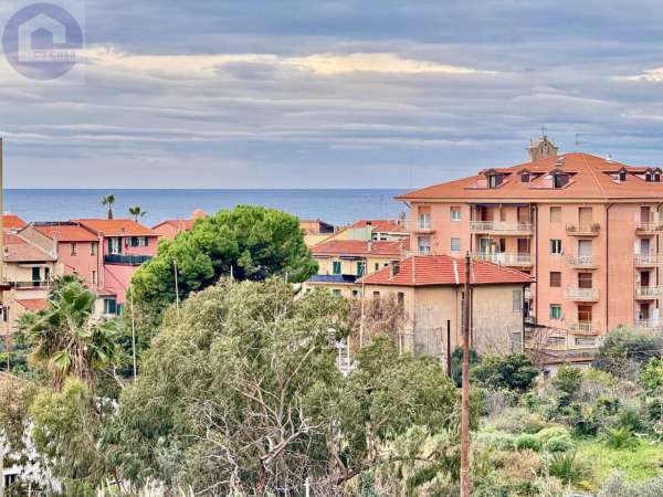 Foto Appartamento in vendita a Santo Stefano Al Mare