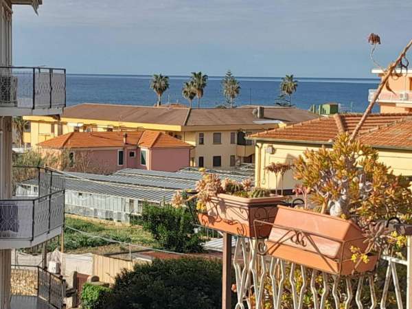 Foto Appartamento in vendita a Santo Stefano Al Mare