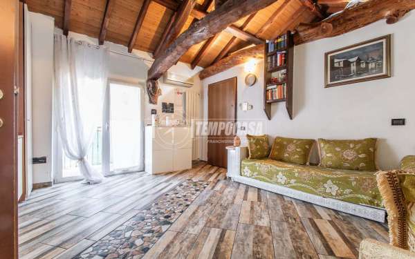 Foto Appartamento in vendita a Saronno
