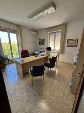 Foto Appartamento in vendita a Sarzana