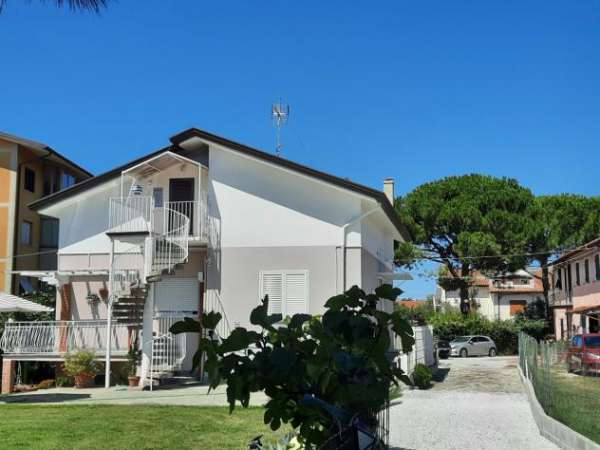 Foto Appartamento in vendita a Sarzana