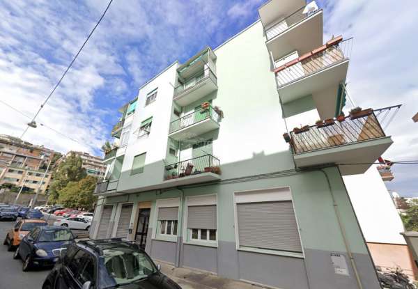 Foto Appartamento in vendita a Savona