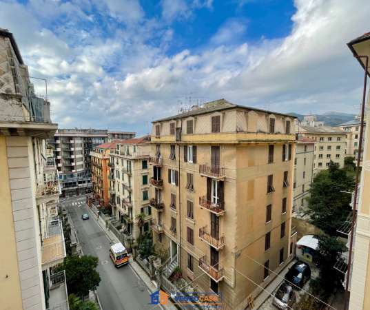 Foto Appartamento in vendita a Savona