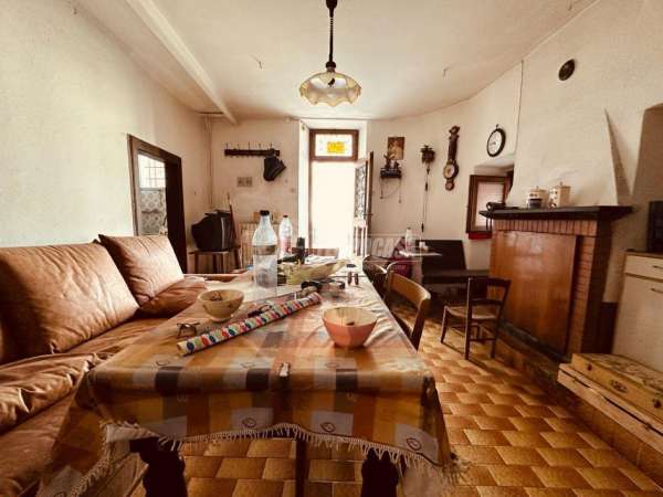Foto Appartamento in vendita a Schignano