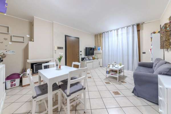 Foto Appartamento in vendita a Senago