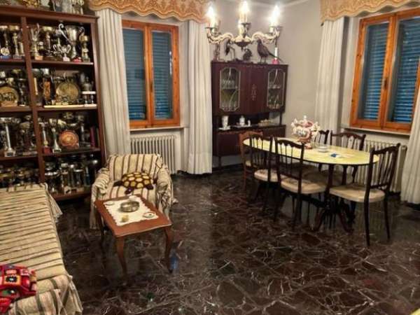 Foto Appartamento in vendita a Siena 138 mq  Rif: 1318163