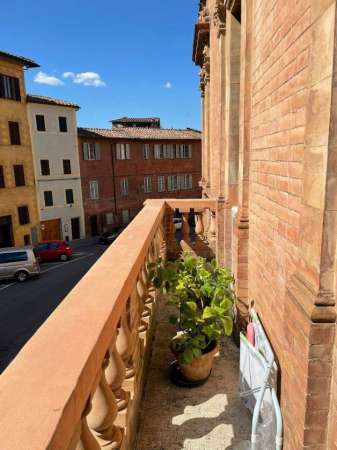 Foto Appartamento in vendita a Siena