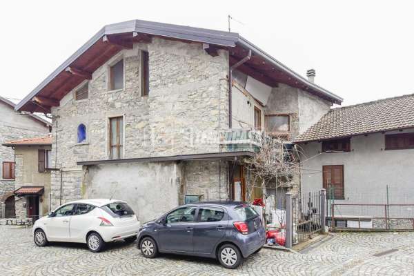 Foto Appartamento in vendita a Sormano