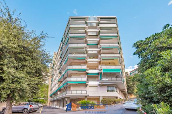 Foto Appartamento in vendita a Spotorno
