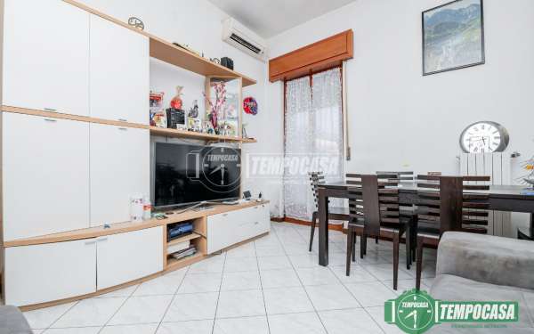 Foto Appartamento in vendita a Tavazzano Con Villavesco