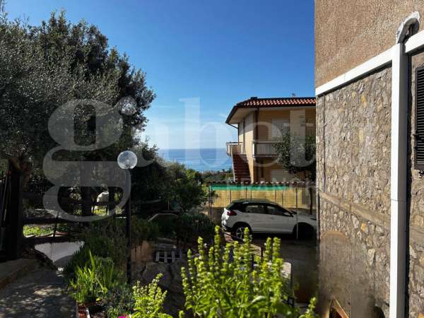 Foto Appartamento in vendita a Terracina
