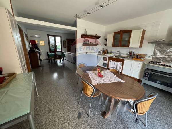 Foto Appartamento in vendita a Terrasini