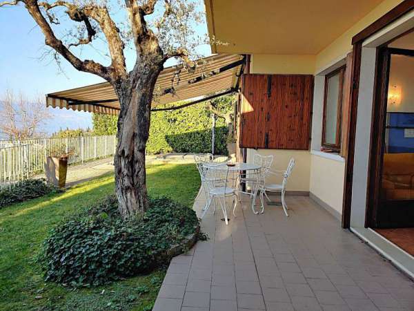 Foto Appartamento in Vendita a Torri del Benaco Torri del Benaco