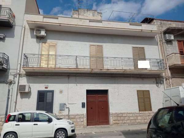 Foto Appartamento in vendita a Trapani - 3 locali 100mq