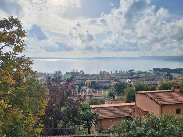 Foto Appartamento in vendita a Trevignano Romano