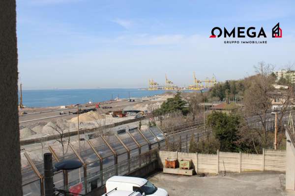 Foto Appartamento in vendita a Trieste