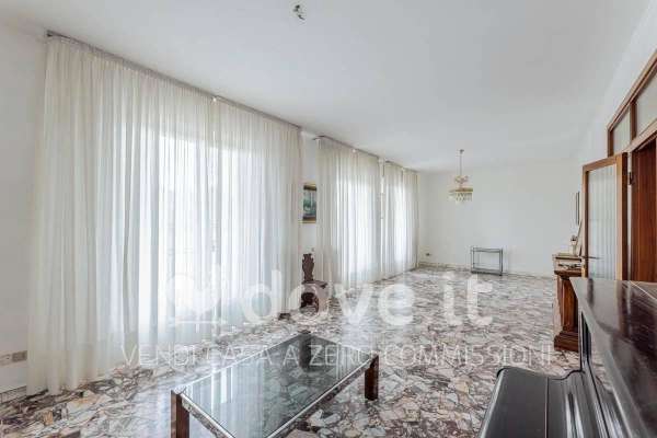 Foto Appartamento in vendita a Varese