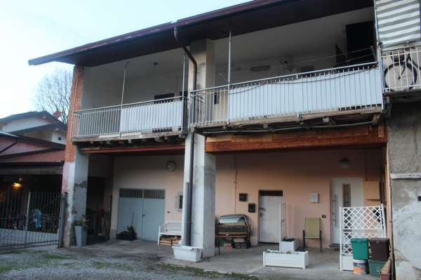 Foto Appartamento in vendita a Venegono Superiore