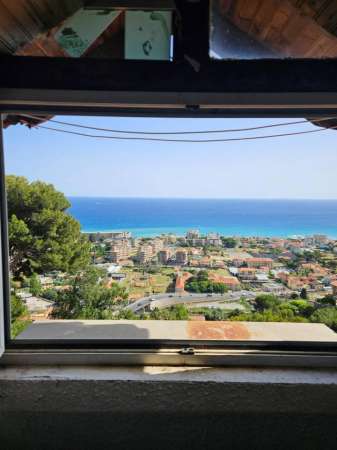 Foto Appartamento in vendita a Ventimiglia
