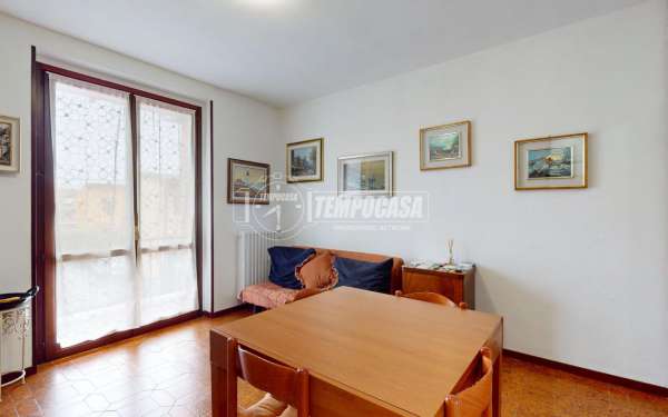 Foto Appartamento in vendita a Verano Brianza