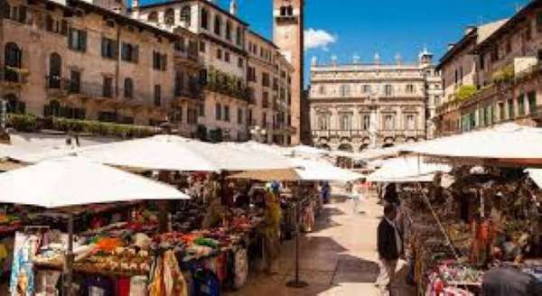 Foto Appartamento in Vendita a Verona