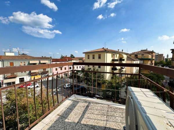 Foto Appartamento in Vendita a Verona Borgo Roma