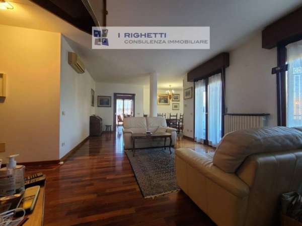 Foto Appartamento in Vendita a Verona Borgo Roma