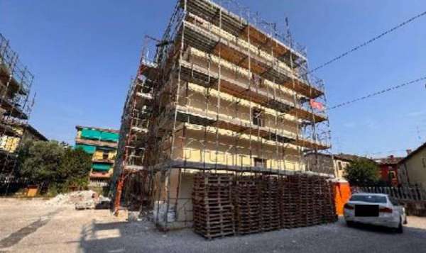 Foto Appartamento in Vendita a Verona Borgo Roma