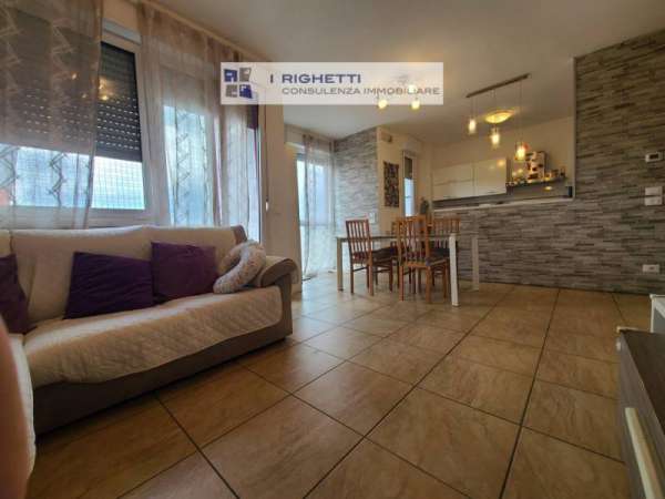 Foto Appartamento in Vendita a Verona Saval