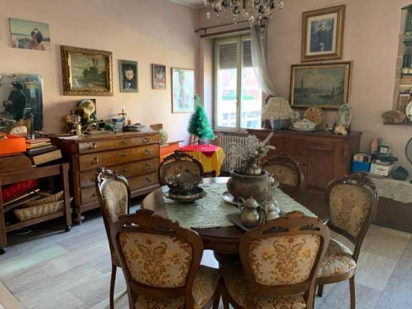Foto Appartamento in Vendita a Verona Valverde - R. Simoni